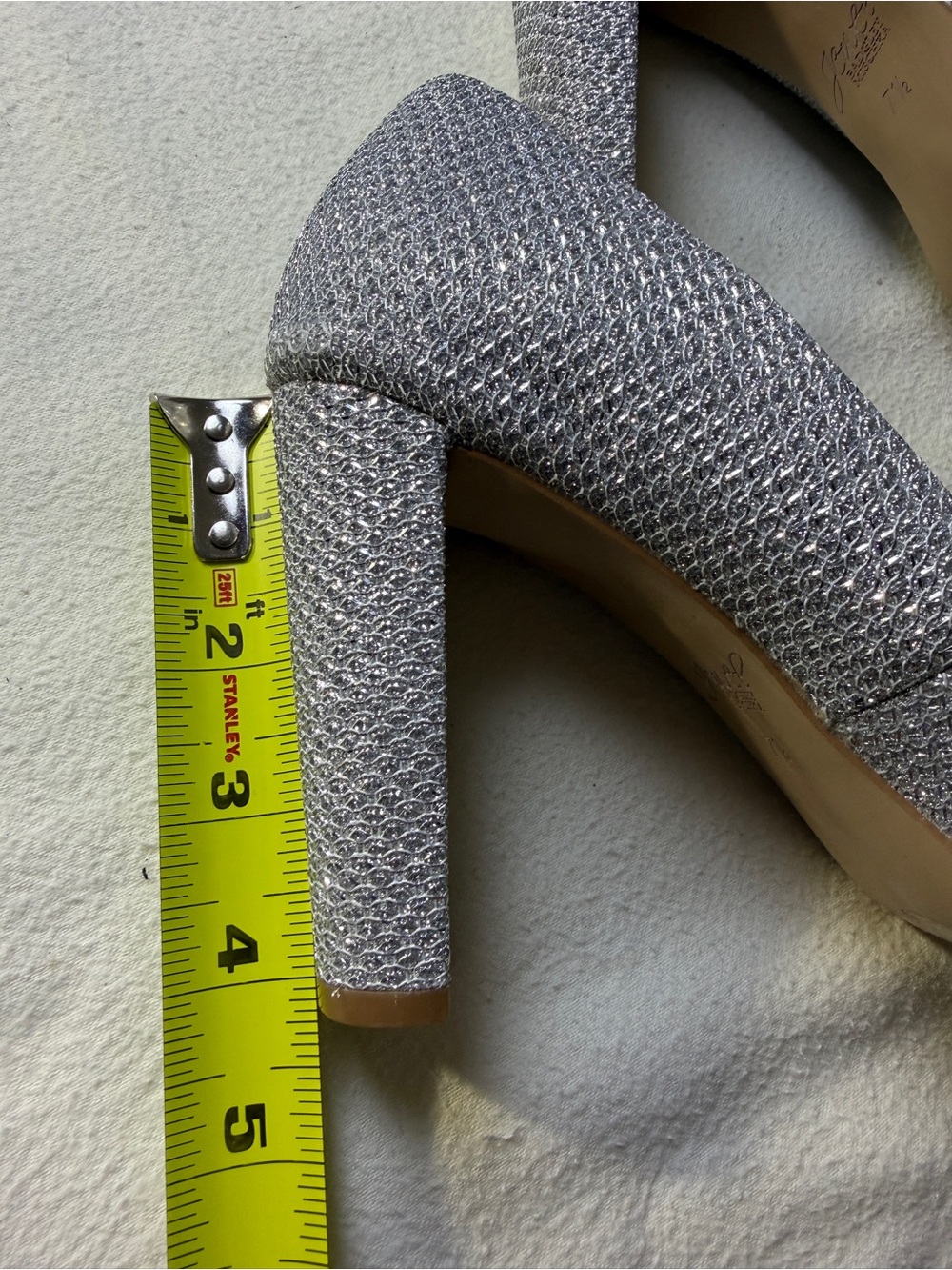Jewel Badgley Mischka Silver Glitter Pumps Heels Size 7.5 Pointed Toe - Picture 4 of 13